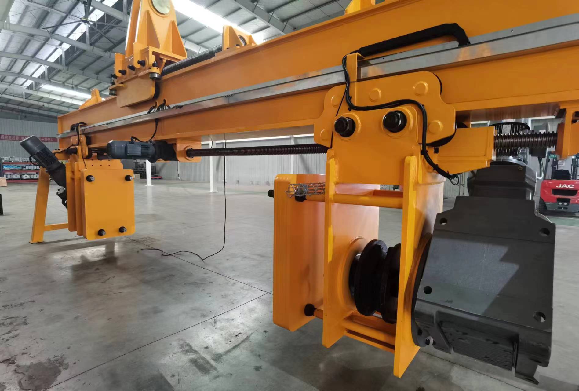 rotator turning device by electric motor