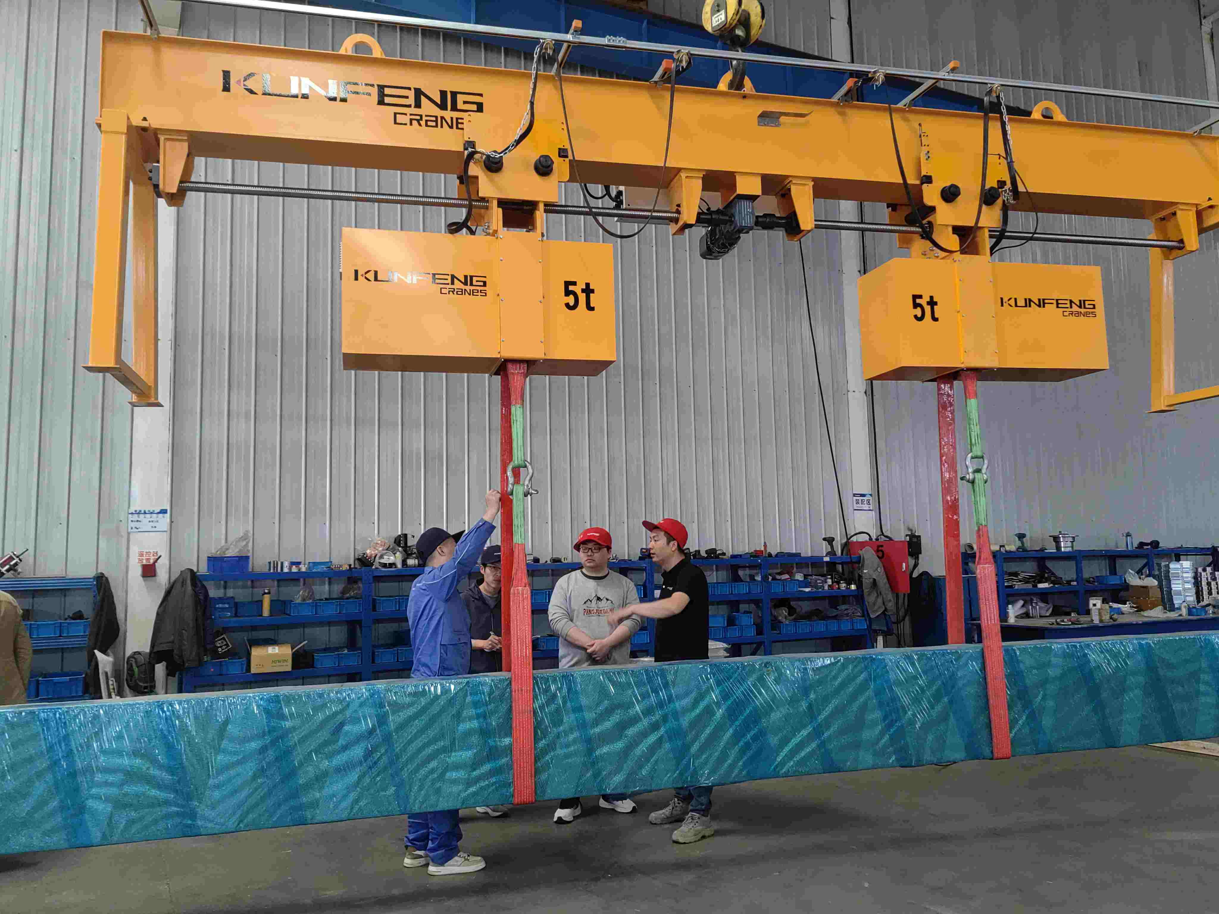 Belt turning device for rotating steel structure