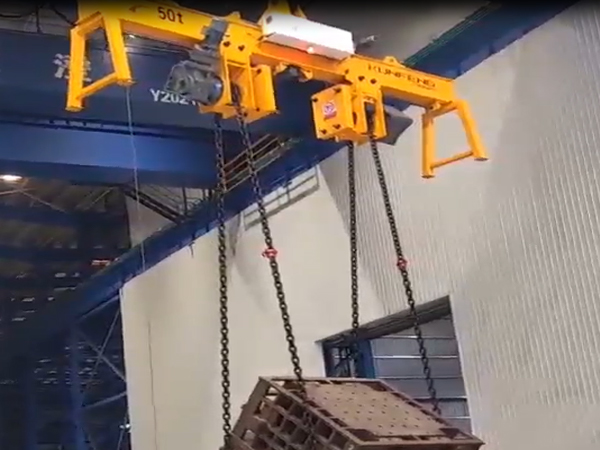Chain rotator turning device for mold rotation